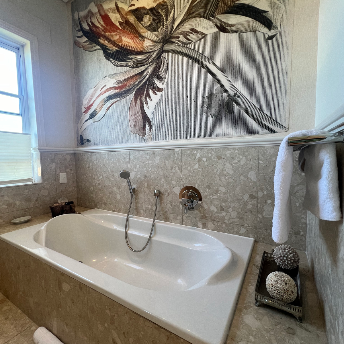 BEST THINGS TO DO IN CAPE TOWN bathroom in hotel