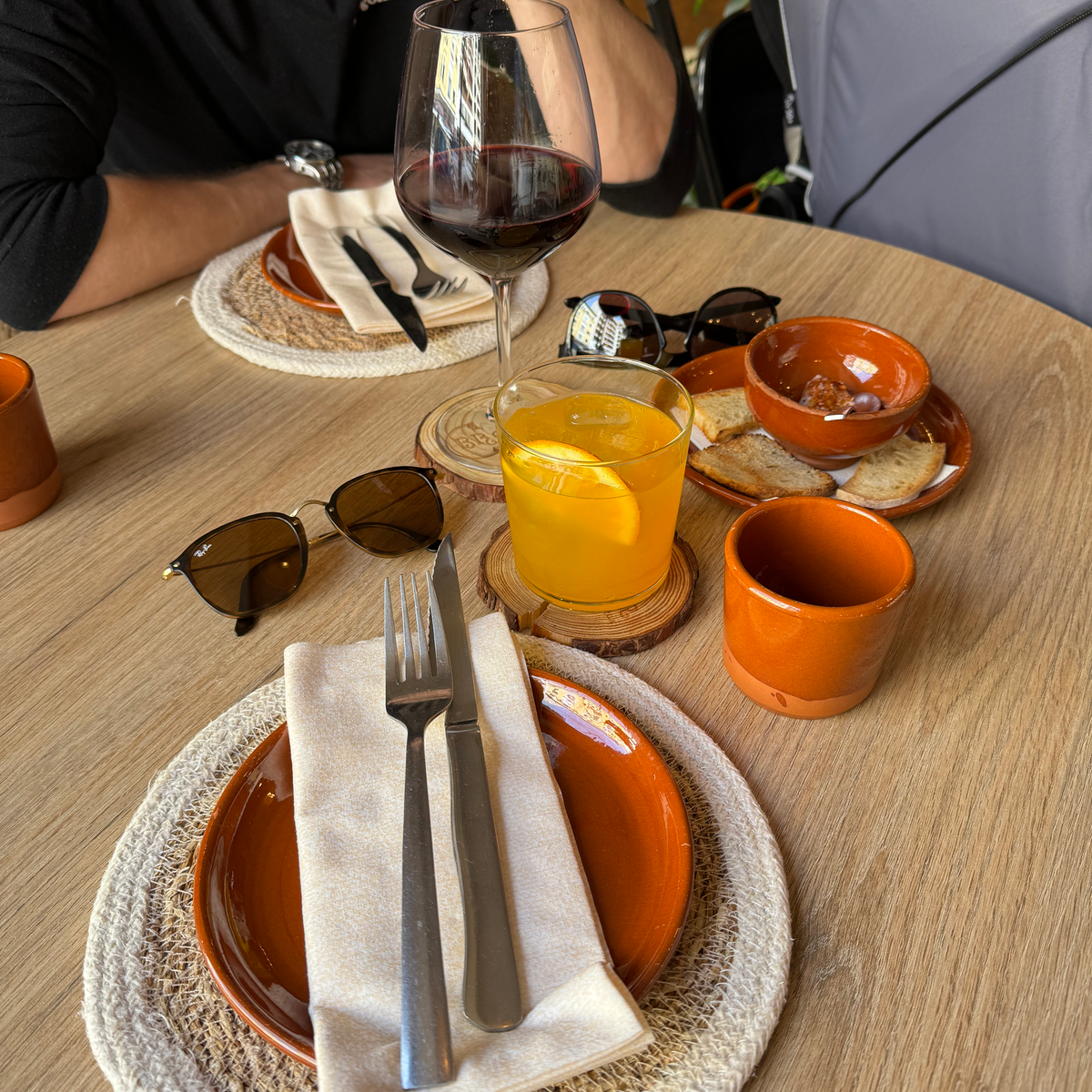 4 DAYS IN MALLORCA WITH A BABY Sunglasses at dining table