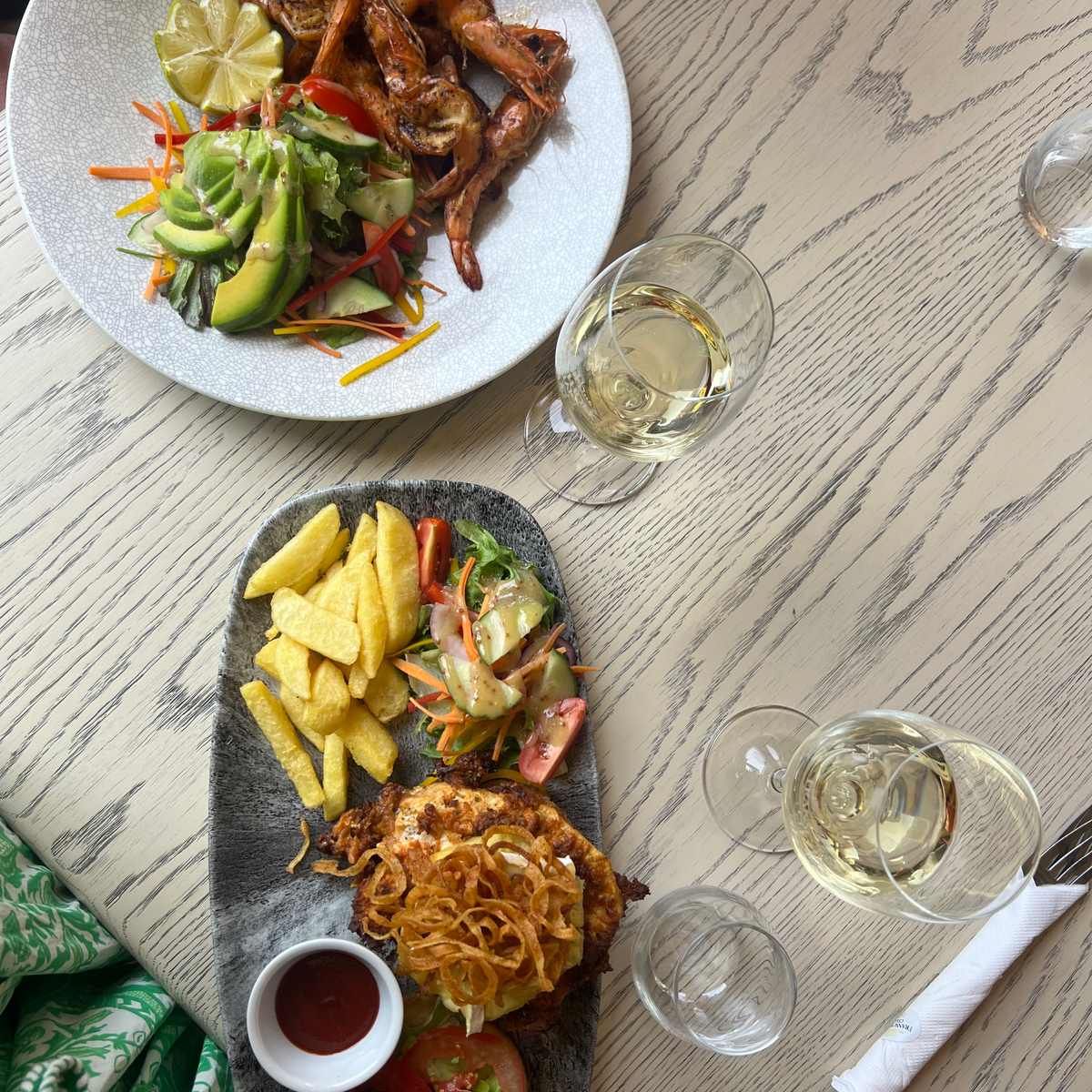 WHAT YOU NEED TO KNOW ABOUT THE FRANSCHHOEK WINE TRAM Dinner and wine