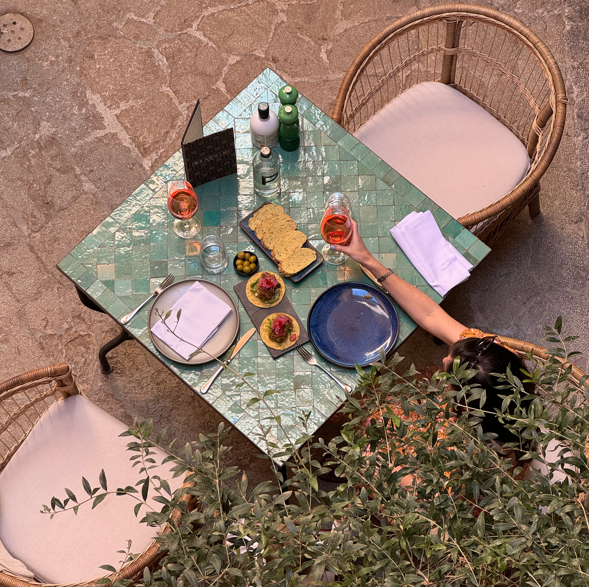 4 DAYS IN MALLORCA WITH A BABY Dinner overhead view