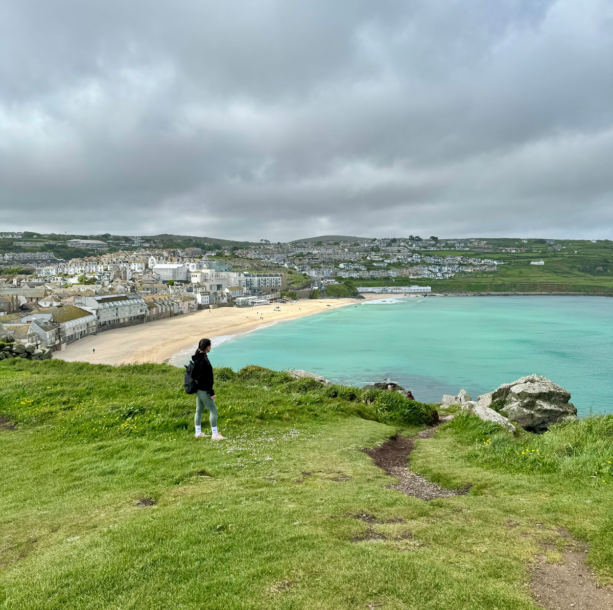 5 DAYS IN CORNWALL woman and blue beach